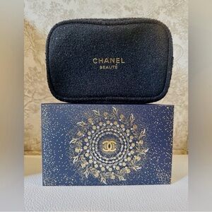 CHANEL Beauté Holiday Cosmetic Case (Pouch Only)